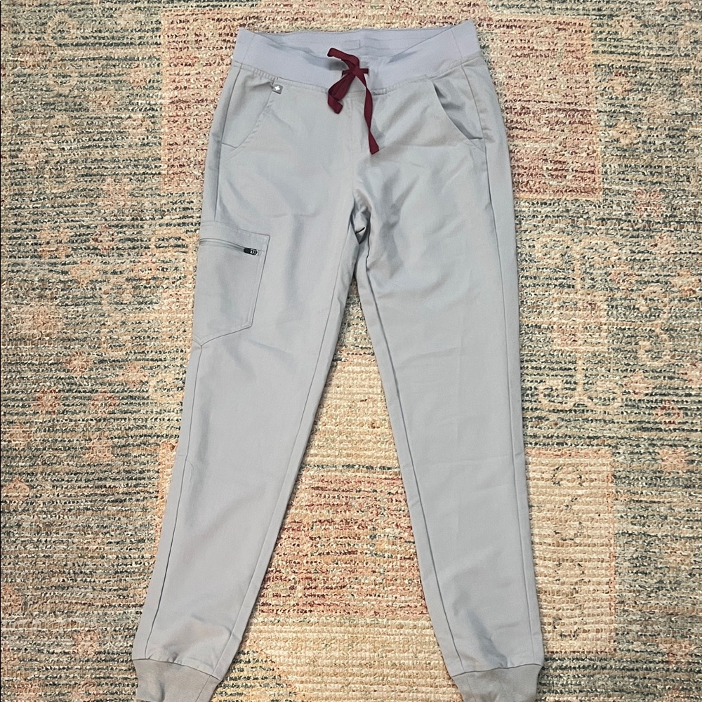 Figs Womens Light Gray Joggers with Maroon Drawstring small tall